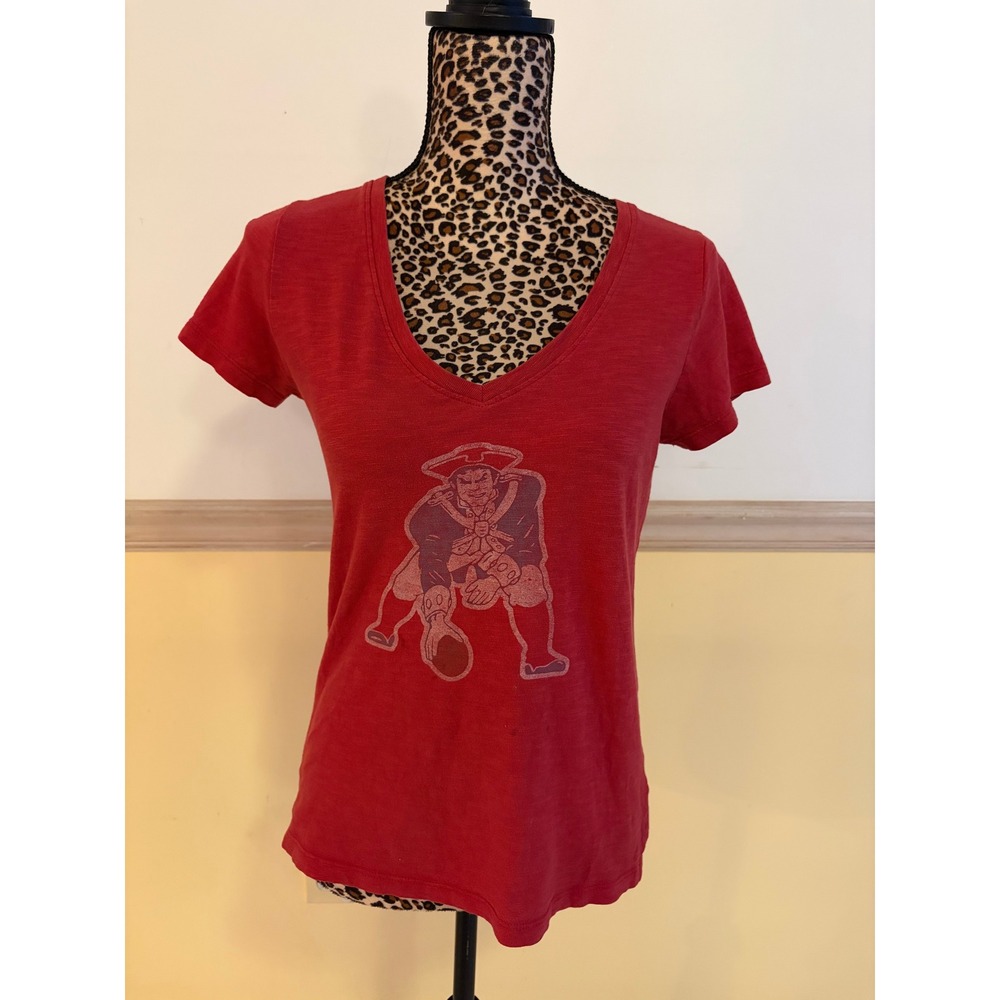 47 Brand NFL New England Patriots V-Neck Graphic T-Shirt Red Women Medium Cotton